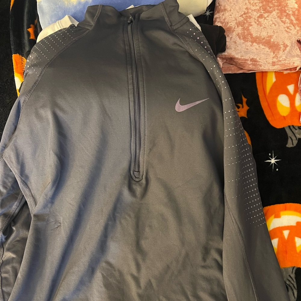 Medium Nike quarter zip